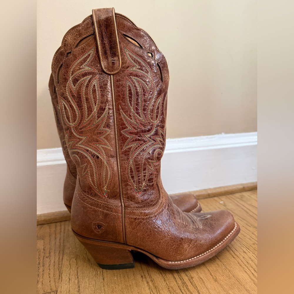 Women’s Ariat Tan Leather Cowboy Boots